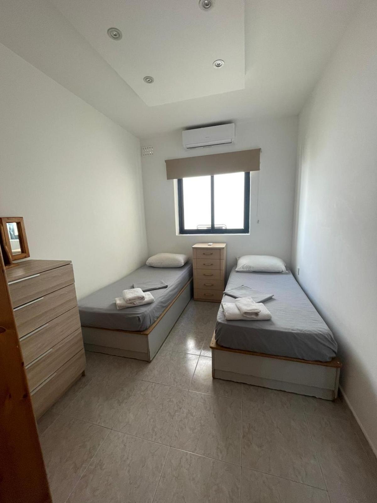 No 6 Poseidon Apartment Saint Julian's Ngoại thất bức ảnh