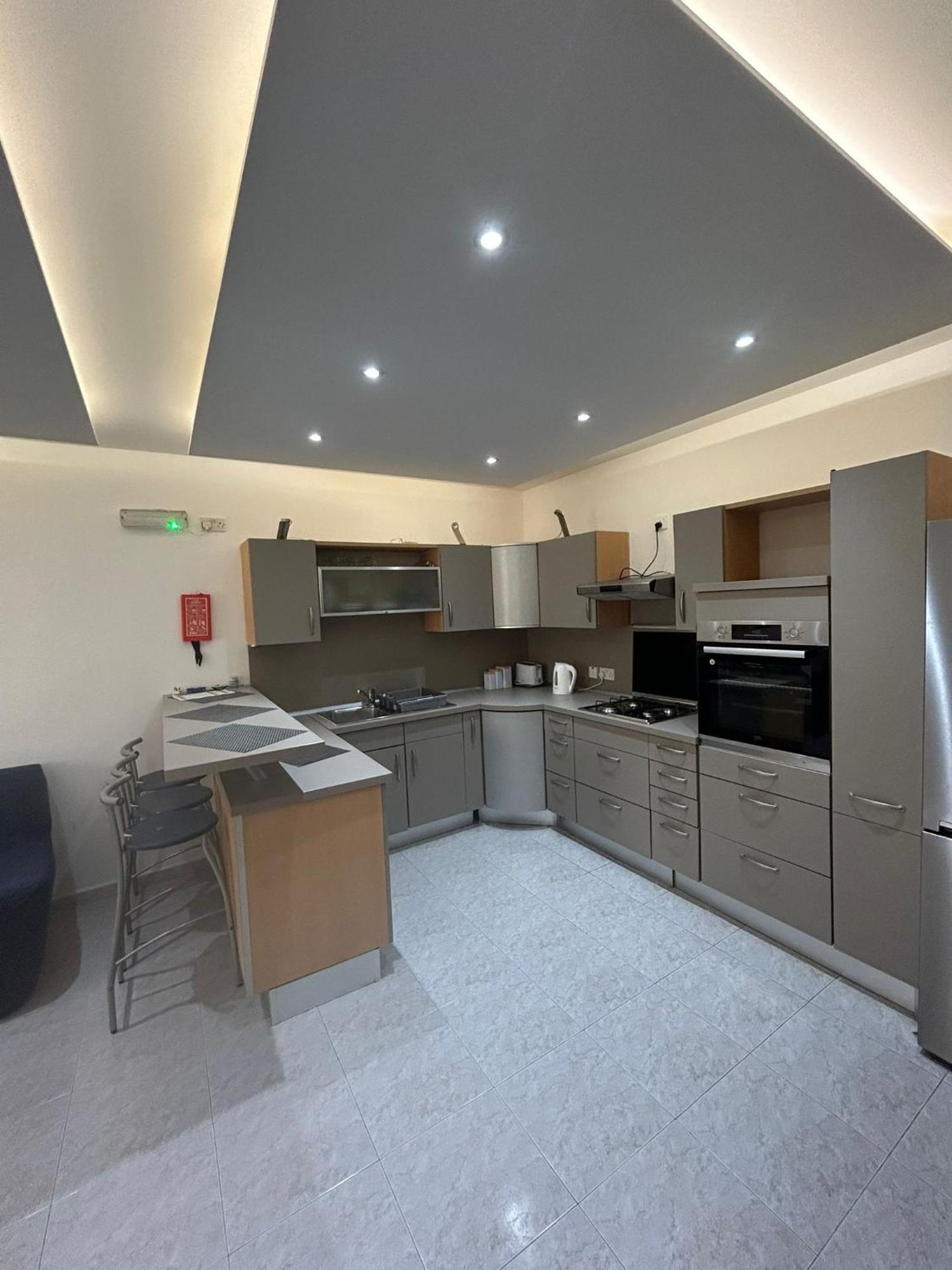 No 6 Poseidon Apartment Saint Julian's Ngoại thất bức ảnh